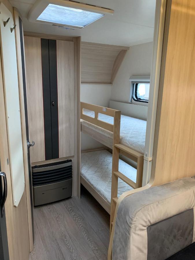 Przyczepy Kempingowe Vip - Osrodek Na Klifie Village - Helska 11 *