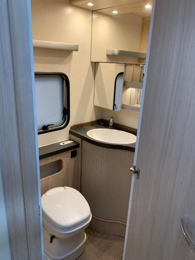 Przyczepy Kempingowe Vip - Osrodek Na Klifie Village - Helska 11 Campsite
